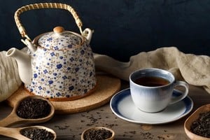 El té es la bebida más popular del mundo, después del agua. El arte de preparar té nació hace más de 5.000 años durante la dinastía Shang en China.