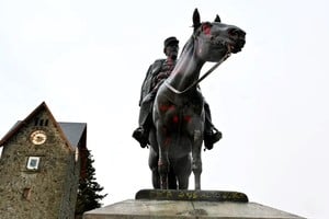 El polémico monumento a Roca en Bariloche.