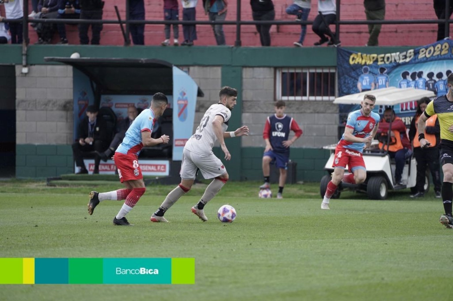 Colón perdió ante Arsenal en Sarandí.