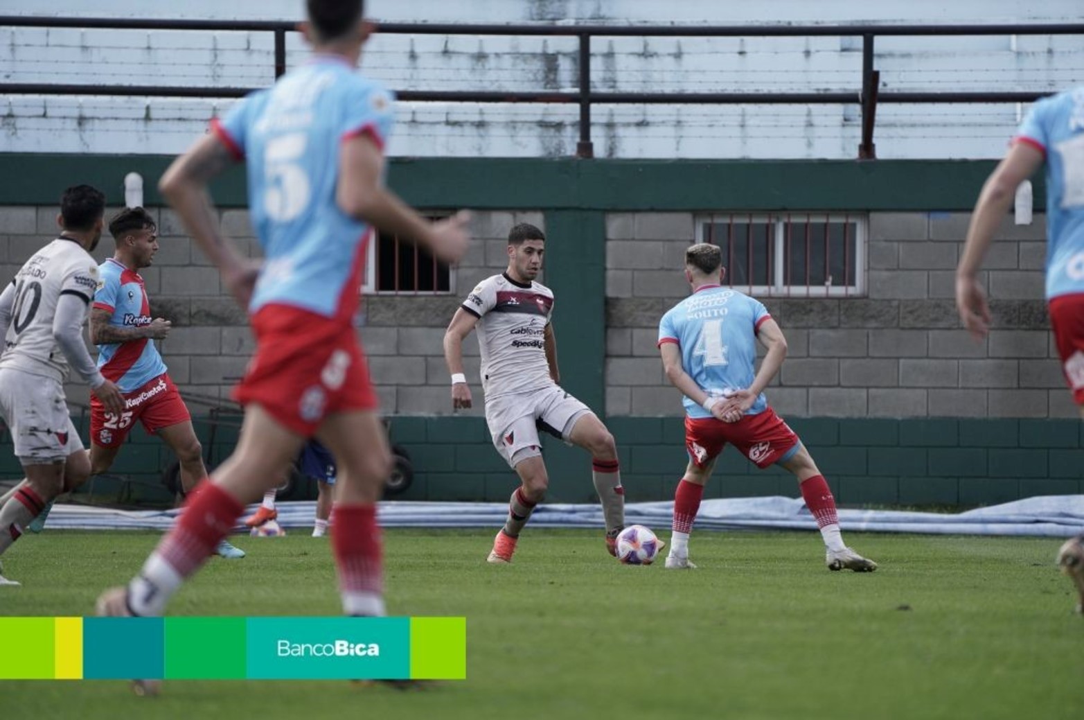 Colón perdió ante Arsenal en Sarandí.