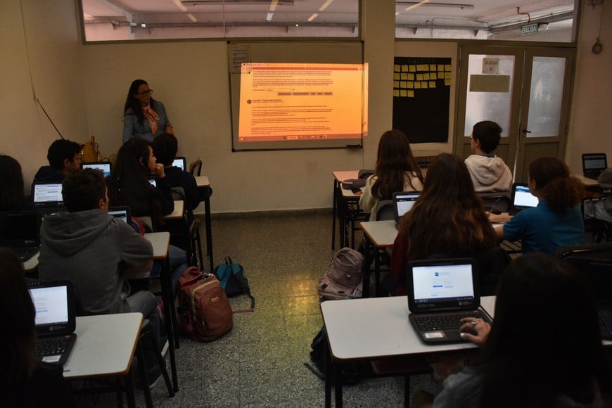 tecnologia aula escuela educacion netbook notebook