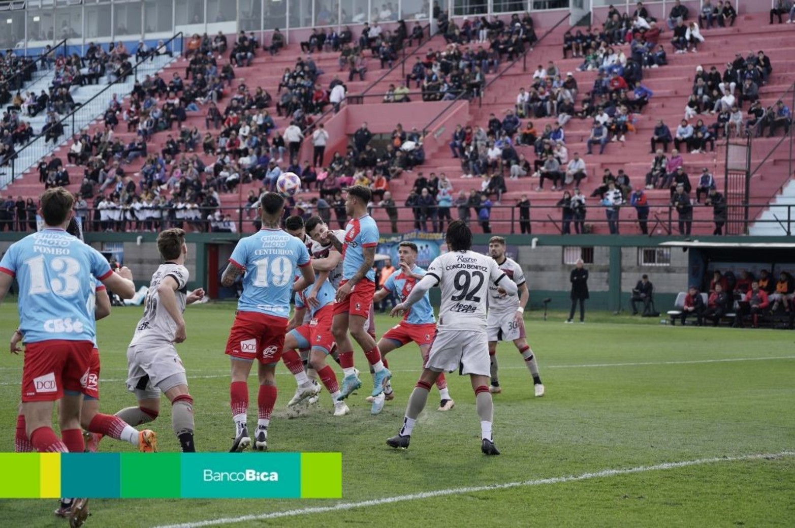Colón perdió ante Arsenal en Sarandí.