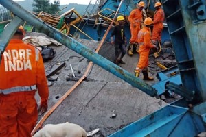 El trágico accidente ocurrió poco después de la medianoche en el distrito de Thane,