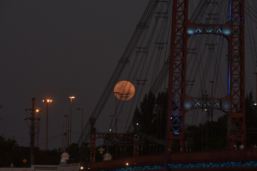 La Superluna Esturión desde Santa Fe