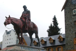 Monumento a Julio Argentino Roca en Bariloche.
