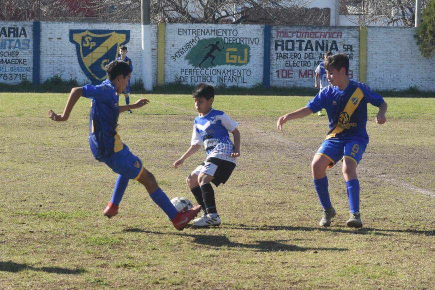 Ellos se divierten y la familia acompaña cada momento. Crédito: Flavio Raina.