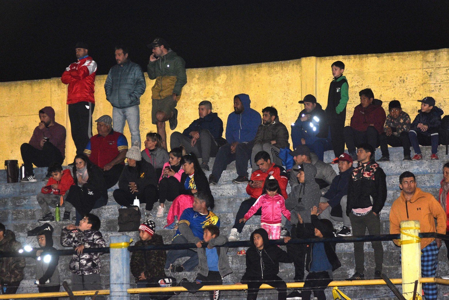 La comunidad de Guadalupe se volcó masivamente a apoyar a los futuros deportistas, mostrando su entusiasmo y compromiso con el desarrollo deportivo de los más pequeños. El torneo, en su inicio, ha sido una verdadera fiesta para todos, con el fútbol como protagonista y la unión de las familias como un valor fundamental.