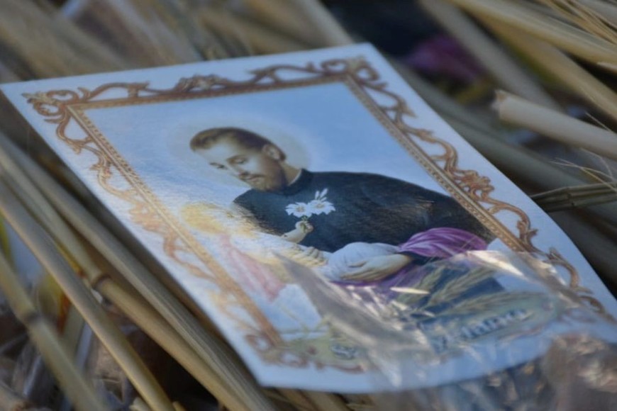 El interior de la iglesia emplazada en calle Padre Genesio 1644 estaba llena de gente.  Créditos: Flavio Raina.