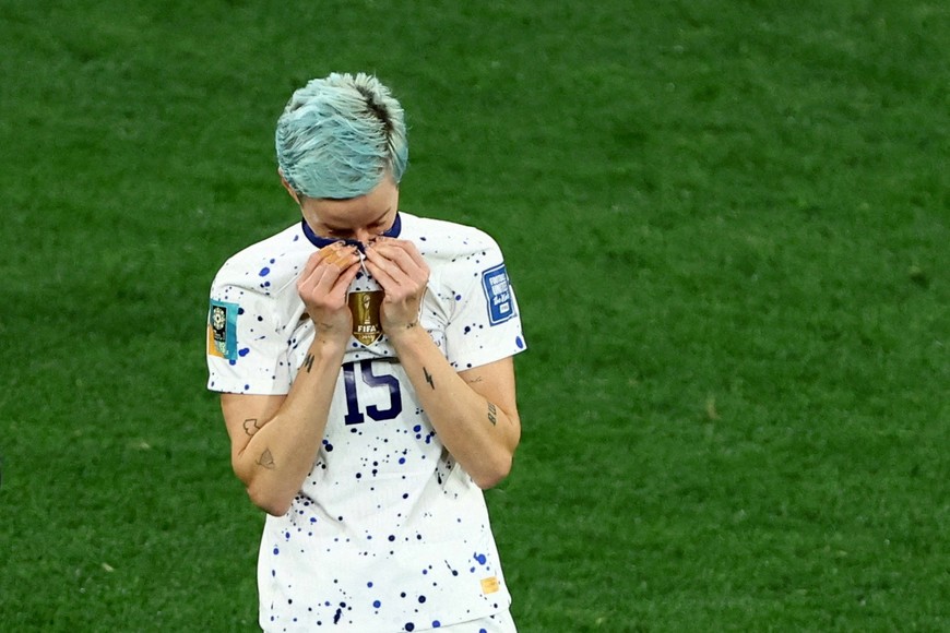 Soccer Football - FIFA Women’s World Cup Australia and New Zealand 2023 - Round of 16 - Sweden v United States - Melbourne Rectangular Stadium, Melbourne, Australia - August 6, 2023
Megan Rapinoe of the U.S. looks dejected after the losing the penalty shootout and being knocked out of the World Cup REUTERS/Hannah Mckay     TPX IMAGES OF THE DAY