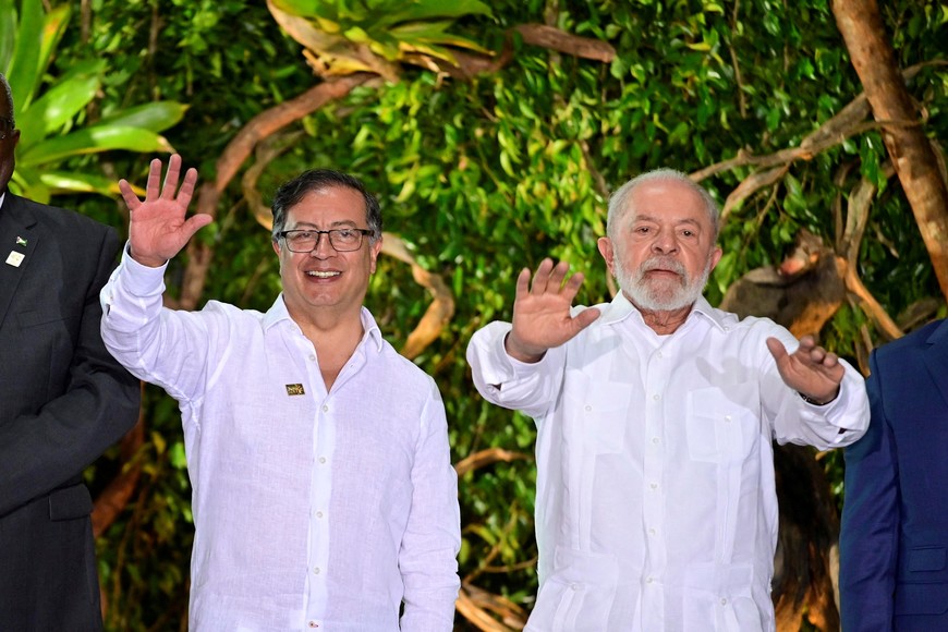 Colombia's President Gustavo Petro and his Brazilian counterpart Luiz Inacio Lula da Silva gesture at the summit of the Amazon Cooperation Treaty Organization (ACTO), in Belem, Brazil August 8, 2023.  Cristian Garavito/Colombia Presidency/Handout via REUTERS ATTENTION EDITORS - THIS IMAGE HAS BEEN SUPPLIED BY A THIRD PARTY. NO RESALES. NO ARCHIVES