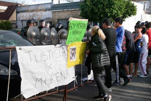 Tras el crimen hubo una manifestación de familiares, amigos y allegados a la niña. Gran conmoción en Lanús y la zona.