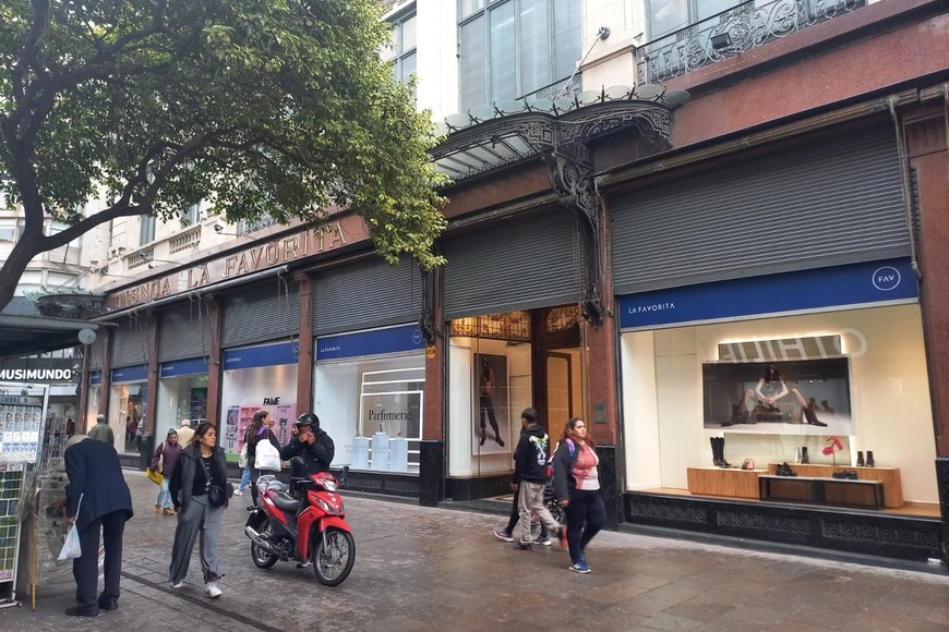 El último "gran impacto" en el comercio rosarino fue la reinauguración de La Favorita, en el microcentro. Las ventas aún están bajas en los paseos comerciales de la ciudad.