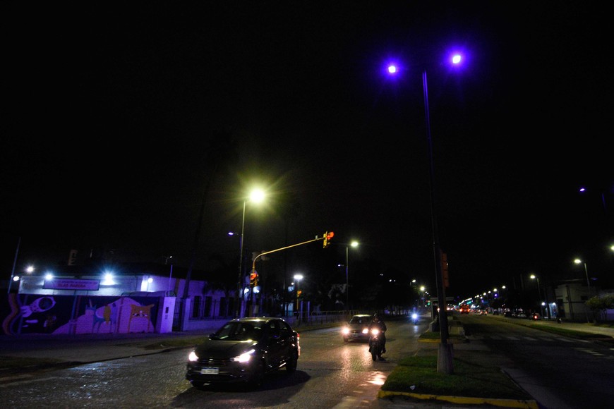 El Litoral recorrió la Av. Blas Parera desde el inicio hasta el fin del Metrofe para ver el estado de las luces de la vía pública . Crédito: Pablo Aguirre.
