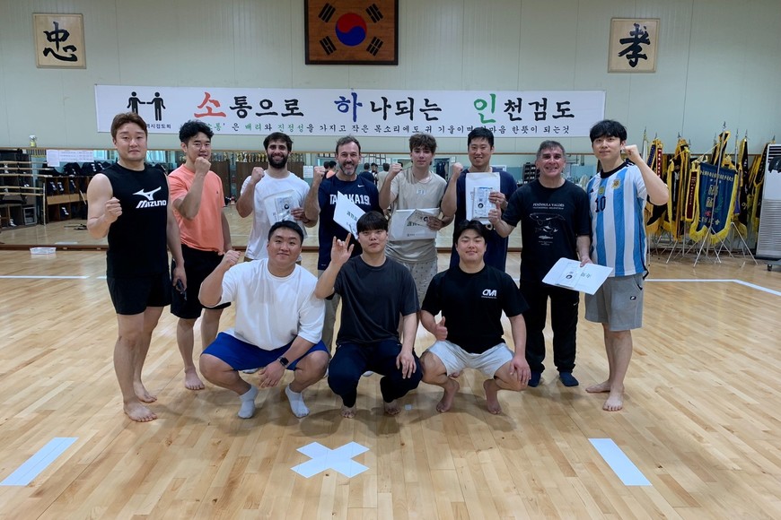 Los mejores. El equipo argentino tuvo la posibilidad de aprender junto a los grandes maestros.

Gentileza.