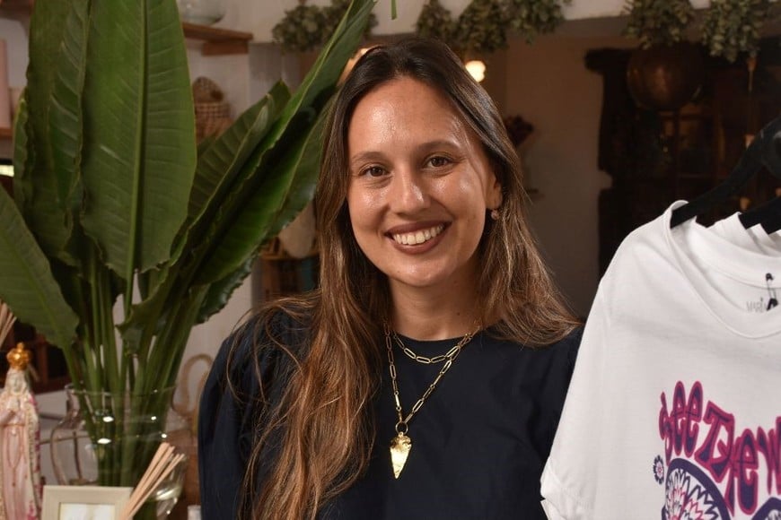 "Me encanta el tema de la sostenibilidad de la moda, le doy mucha importancia. Las telas de las remeras que utilizamos son de algodón pima peruano".