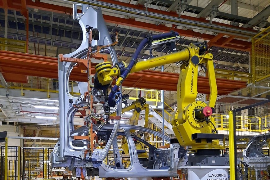 Talvi sugiere asociaciones con firmas europeas en la industria nacional.