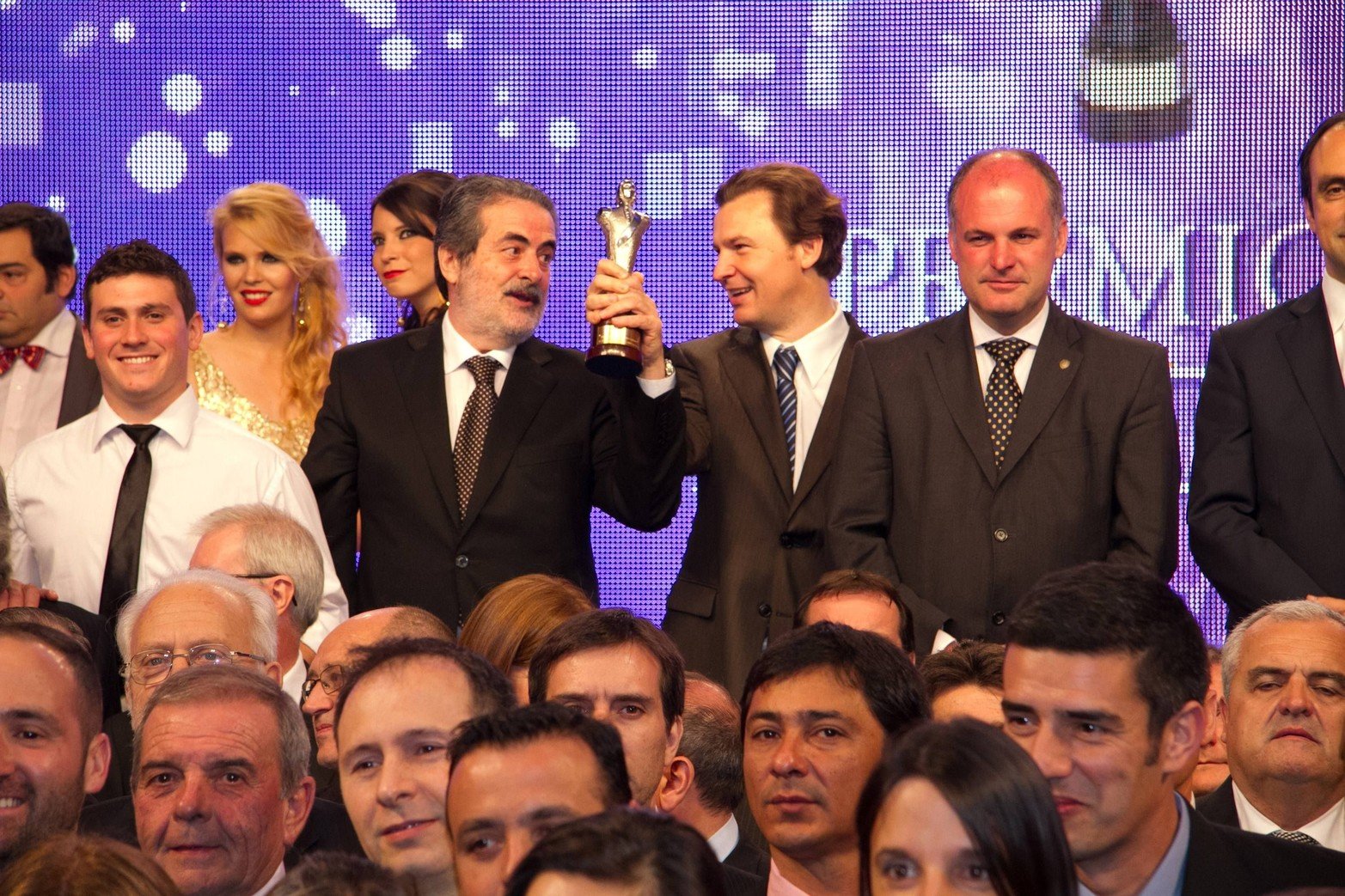 En 2013, en la entrega de los Premios Brigadier. Manuel Vittori junto a Nahuel Caputto.