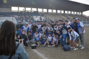 El semillero y la tribuna. Dos aspectos fundamentales para el crecimiento sostenido de una club con mucha historia. Crédito: Pablo Aguirre