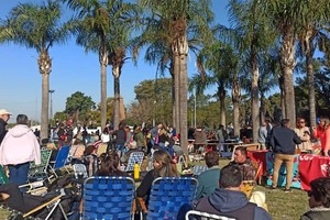 El domingo las actividades comienzan desde las 10 horas en la plaza central. "Habrá juegos para toda la familia, exposición de autos antiguos y clásicos, feria de emprendedores y artesanos. También en materia gastronómica habrá foodtrucks, comidas al paso y gastronomía tradicional, y por la tarde shows musicales en vivo", anticipó Mónaca.