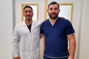 El equipo médico expresó su satisfacción por el éxito de la cirugía y la oportunidad de documentar este caso excepcional.