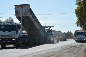 Los trabajos, previstos sobre una extensión de 179 kilómetros, comprenden bacheo, repavimentaciones parciales, reconstrucción de cruces semaforizados en varias localidades y la conservación general del tramo durante dos años.
