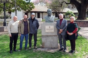 "A mi juicio, Cervera es el más grande historiador de Santa Fe", indicó Alejandro Damianovich presidente de la Junta Provincial de Estudios Históricos (en la foto, a la derecha).