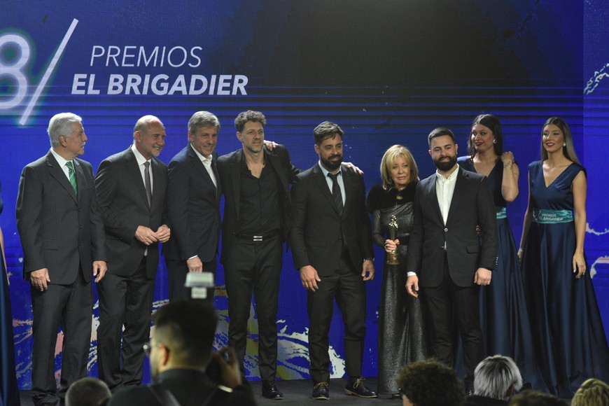 El momento de la entrega del codiciado El Brigadier de oro.