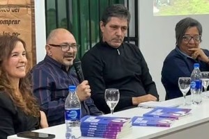 Alejandra García, Mario Glück, Marcelo Sevilla y Miriam Carabajal, en la presentación del sábado.