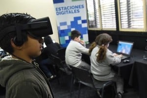 El encuentro contó además con una muestra de robots y videojuegos y con experiencias de Realidad Virtual, mientras que en el cierre los presentes pudieron disfrutar de una obra de teatro de improvisación.