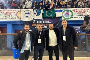 Dirigentes de nuestra Liga. Galateo, Bonaveri, Salemi y Odino, acompañaron a los presidentes de los clubes de la Liga que asistieron a la convocatoria.