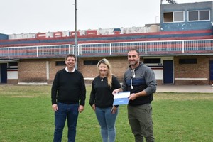 “El impacto que generan las instituciones en Esperanza y la región es enorme y digno de todo acompañamiento posible a partir de las diferentes instancias que hacen a mi forma de representar, es por esto que la presencia  constante y permanente es vital", señaló el senador santafesino.