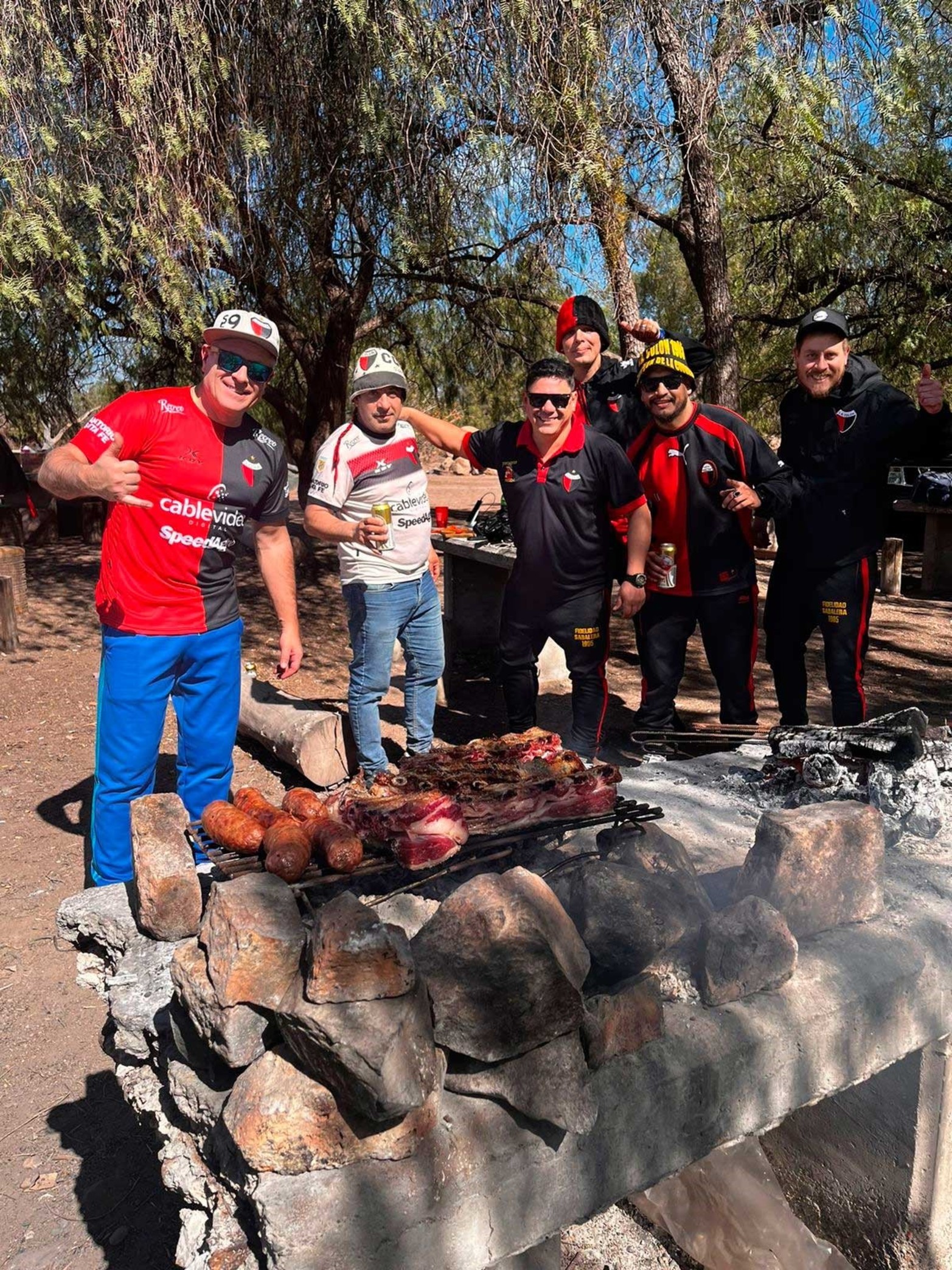 Infaltable el asado para la previa de los hinchas de Colón