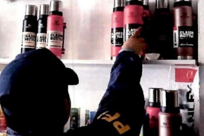 La división Antifraude de la Policía Federal Argentina (PFA) allanó un depósito y local comercial