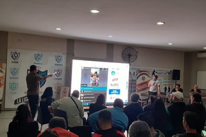 Otro objetivo cumplido. Bonaveri acompañado por sus pares de Comisión Directiva puso en marcha la nueva página web que funciona desde el mismo momento.