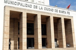 La medida alcanza a todos los tributos municipales, excepto las multas. Además, está vigente una moratoria por patente automotor para los vehículos radicados en la ciudad.