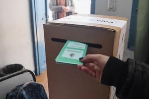 Los comicios cerraron con normalidad, con una asistencia de aproximadamente el 69,5% del padrón, informaron fuentes de la Junta Electoral