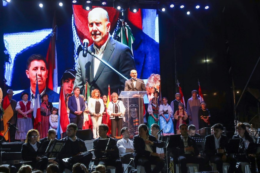 “A quienes fueron los impulsores de toda esa gesta gringa es un buen momento siempre para homenajearlo, para reconocer y para alentar a quienes hoy en la actualidad siguen haciendo agricultura y siguen forjando futuro”, expresó el gobernador.