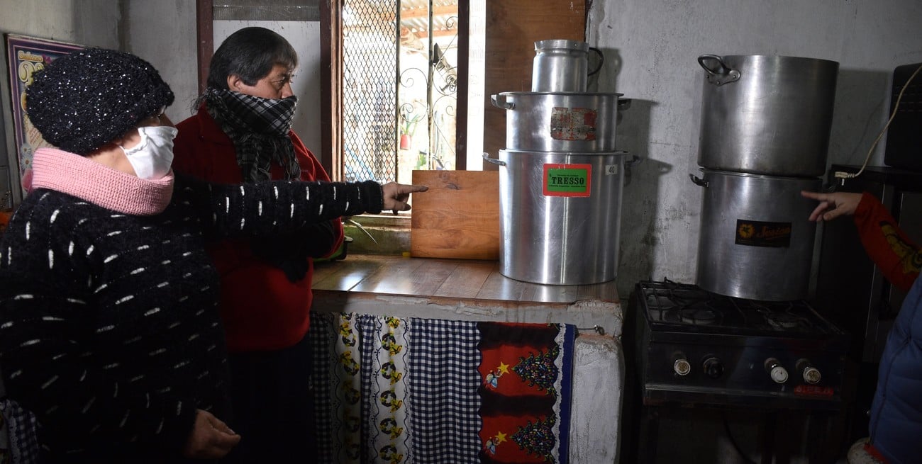 Dar todo por otros: en "Los Pekes de La Ranita", sólo 3 personas cocinan para unas 150 familias