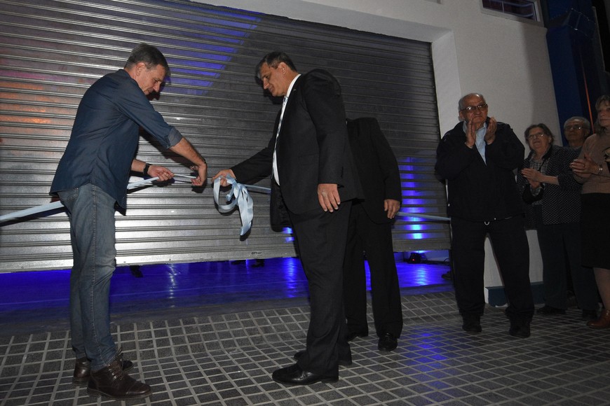 El intendente Emilio Jatón participó del tradicional corte de cinta.