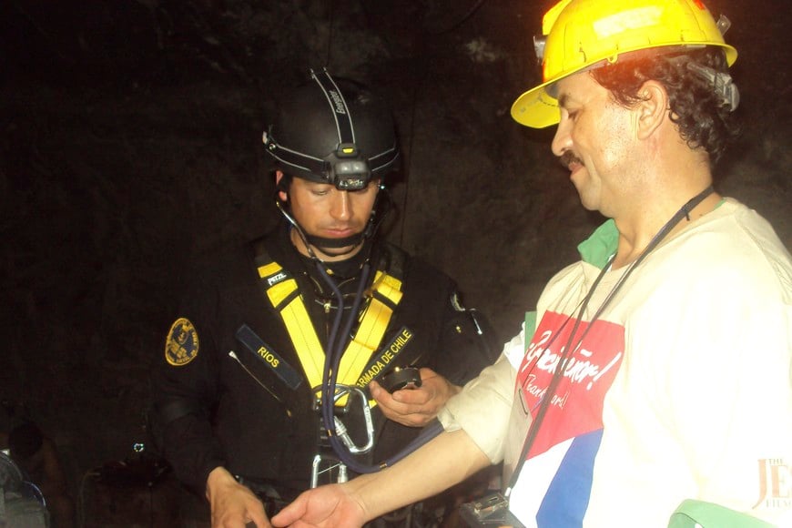 33 mineros rescatados chile derrumbe en mina de cobre san jose 33 mineros quedan atrapados en mina de cobre operativo rescate

Chilean trapped miner Juan Illanes receives a medical check before the rescue operation to remove him from the San Jose mine in Copiapo October 13, 2010, in this handout photo by the Chilean navy. Chile's 33 freed miners began their first weekend above ground since a rescue that gripped the world, but were keeping silent on many of the hellish details of their 69-day ordeal trapped deep in a mine. Picture taken October 13, 2010. REUTERS/Armada de Chile (CHILE - Tags: DISASTER BUSINESS) FOR EDITORIAL USE ONLY. NOT FOR SALE FOR MARKETING OR ADVERTISING CAMPAIGNS. THIS IMAGE HAS BEEN SUPPLIED BY A THIRD PARTY. IT IS DISTRIBUTED, EXACTLY AS RECEIVED BY REUTERS, AS A SERVICE TO CLIENTS chile copiapo Juan Illanes chile derrumbe en mina de cobre san jose 33 mineros quedan atrapados en mina de cobre operativo de rescate san lorenzo