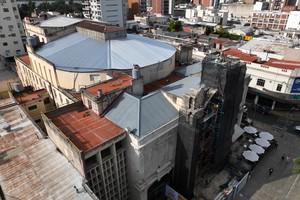 Imponente. Así se ve desde una foto aérea uno de los edificios más importantes de esta capital, que es Monumento Histórico Patrimonial Arquitectónico Nacional desde 2011. Fotos: Fernando Nicola