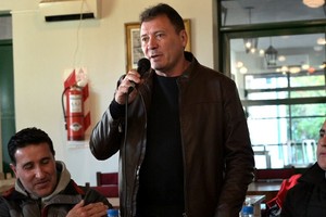 SLTaxis brindará una tarifa estimada del viaje y los usuarios podrán seleccionar el medio de pago de acuerdo a la disponibilidad de cada chofer. Además, la plataforma mostrará a los usuarios la identidad del taxista y les brindará la posibilidad de calificar el servicio de forma pública.