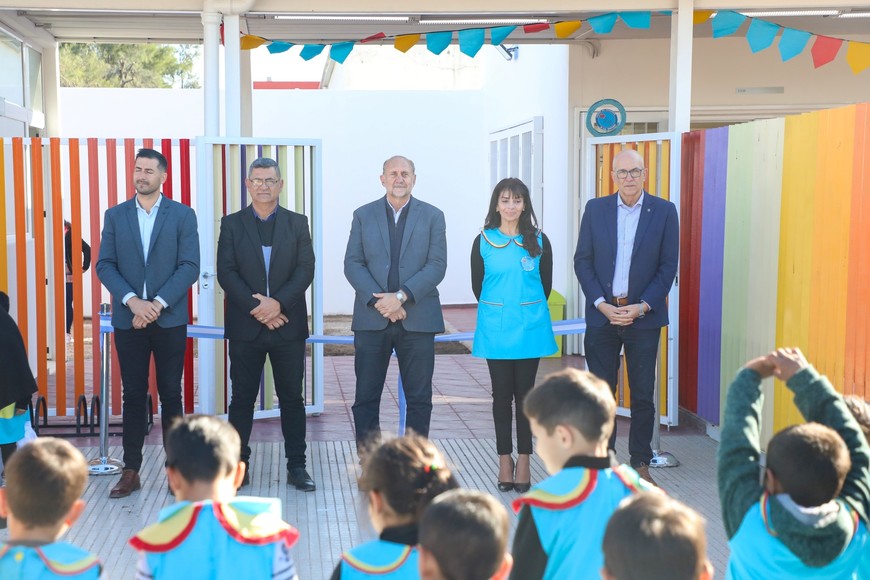 Inauguración del nuevo edificio para el Jardín de Infantes 345 de Tostado.