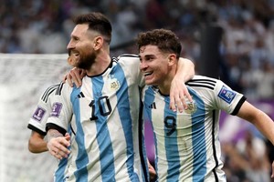 Messi y Julián, determinantes en la Copa del Mundo, fueron nominados al Balón de Oro.