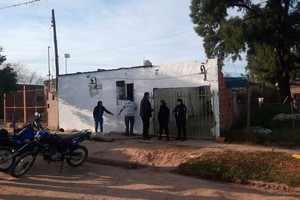 La policía trabajaba en el lugar del hecho.