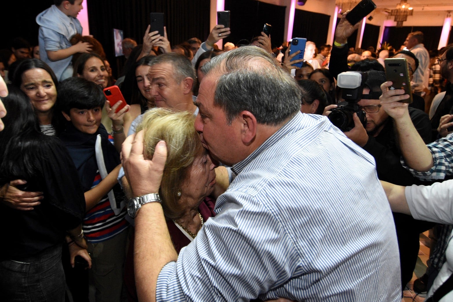 "Lo único que quería era llegar a ser intendente, si se dio con una elección histórica, más orgulloso estoy y más responsabilidad tengo con los vecinos", sostuvo el intendente electo Juan Pablo Poletti.