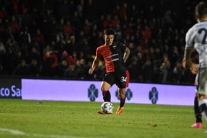 Chicho Moreyra, el juvenil sabalero, podría regresar en lugar del paraguayo Cardozo Lucena. Crédito: Manuel Fabatía