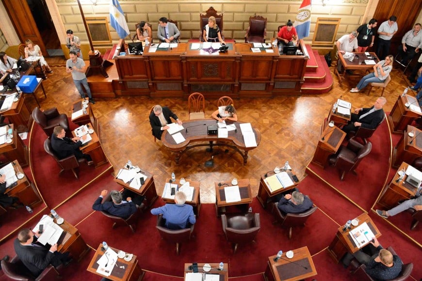 La Cámara de Senadores de la provincia. 