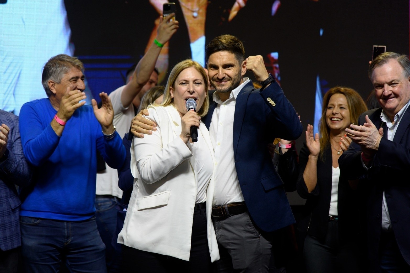 Luego de una gran elección, y con el 58% de los votos, el dirigente radical llega a la Casa Gris y será el gobernador de Santa Fe por los próximos cuatro años.