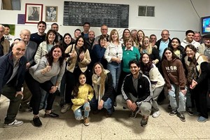 El equipo de Elortondo, tras el gran triunfo del domingo.
